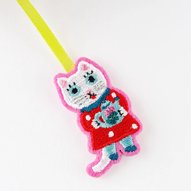Yumi Kitagishi: Embroidered Bookmark - White Cat - Image 2